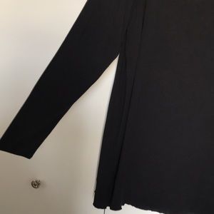 Lysse flared long sleeve top in Black size 1X Never Worn - Near New! Shaper!